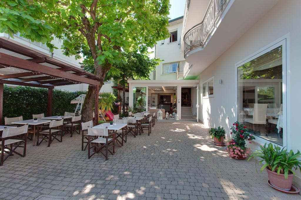 B&B Airone Cervia - Camere E Appartamenti מראה חיצוני תמונה